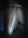 Sir Edmund Hillary_s ice axe.jpg
